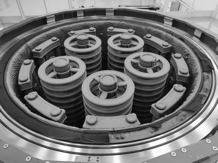 ​Bei der Herstellung von massiven CVD-SiC-Fokusringen: Von Graphit zu hochpräzisen Teilen